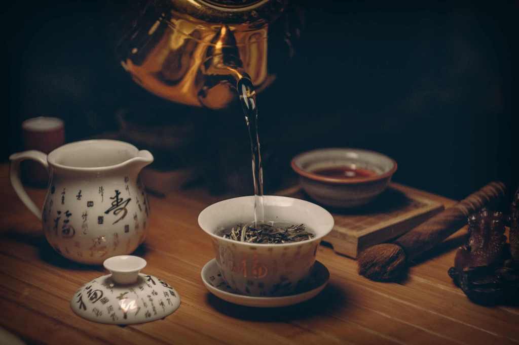 Altération des bienfaits du thé vert par la glaçure céramique